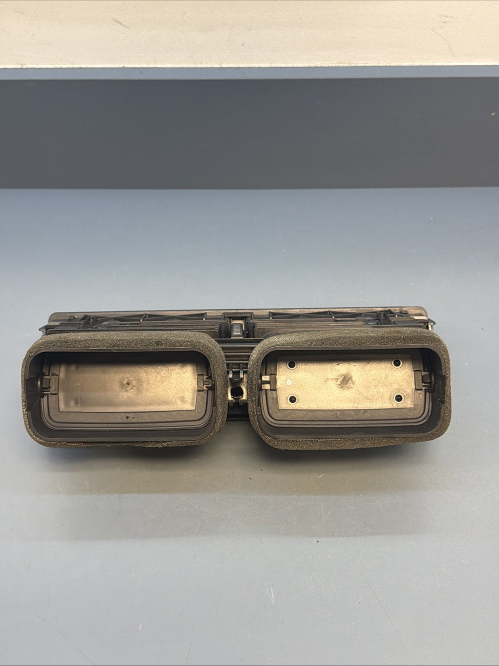 Genuine BMW E39 E46 Center Dash Air Vent Grill Assembly 8391179