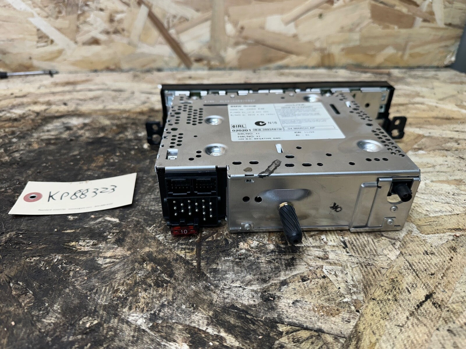 BMW E46 CENTER CONSOLE CD/RADIO STEREO RADIO PLAYER OEM BMW 6941505