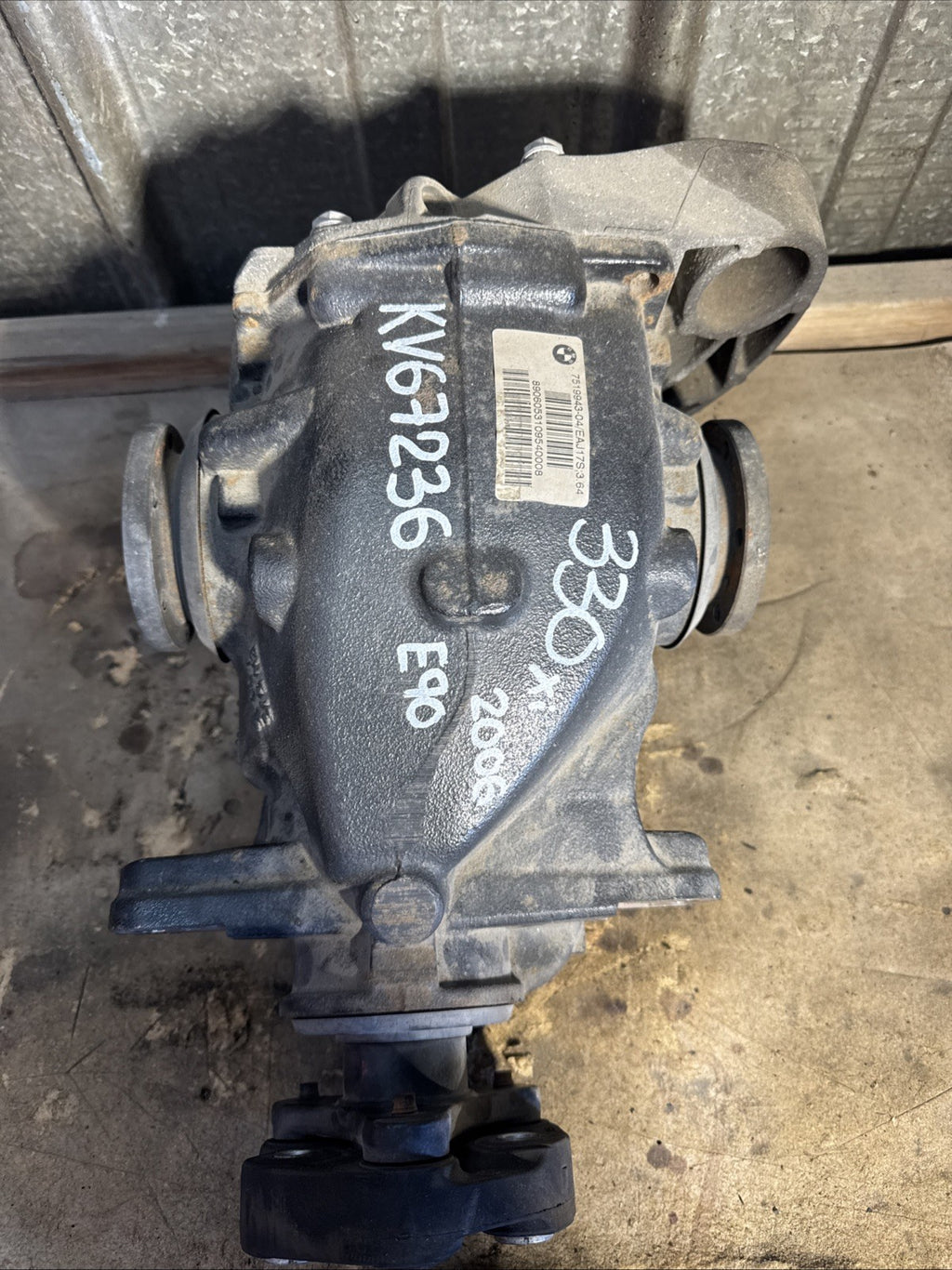 BMW REAR DIFFERENTIAL E90 SERIES 330Xi AUTOMATIC FINAL DRIVE 3.64 7519943