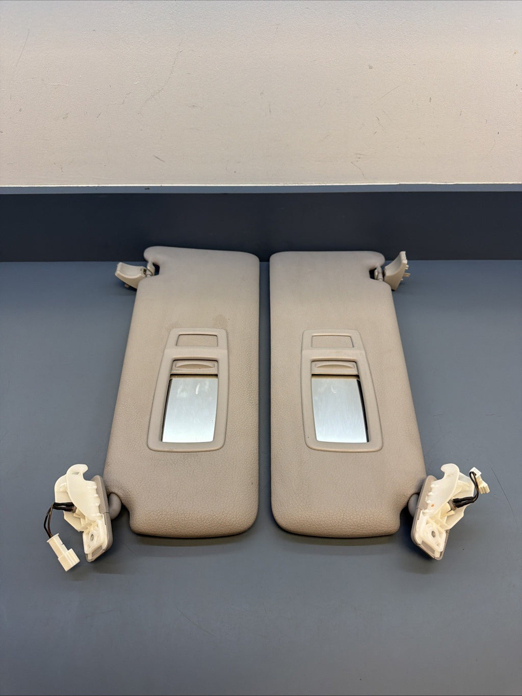 12-18 BMW 320i 328i 335i F30 Front Left & Right Sun Visor w/ Mirror Set Gray OEM
