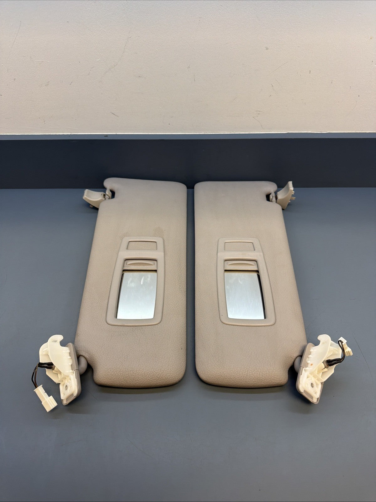 12-18 BMW 320i 328i 335i F30 Front Left & Right Sun Visor w/ Mirror Set Gray OEM