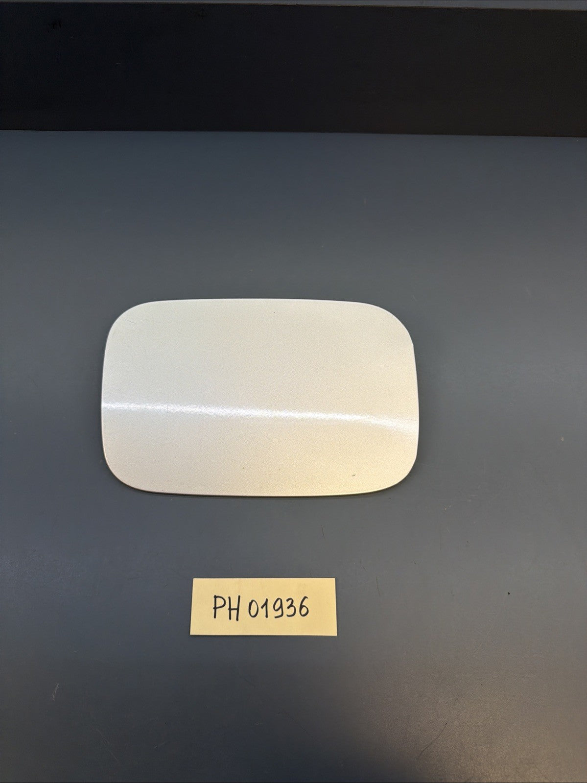 2000-2006 BMW E46 323 325 330 Coupe M3 Fuel Gas Door Lid SILVER OEM 7509290