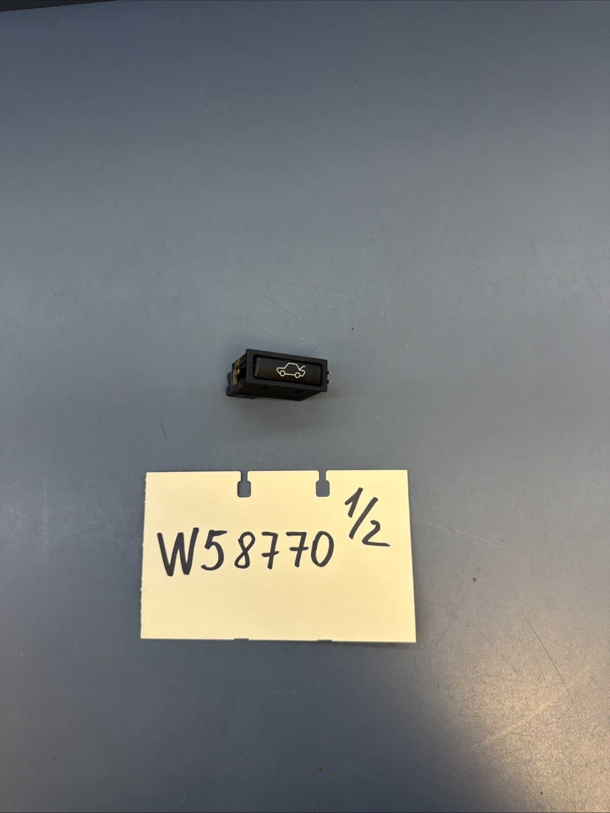 BMW 93-08 E46 E39 E38 E53 E85 3/5/7 SERIES X5 Z4 TRUNK UNLOCKING SWITCH 8365579