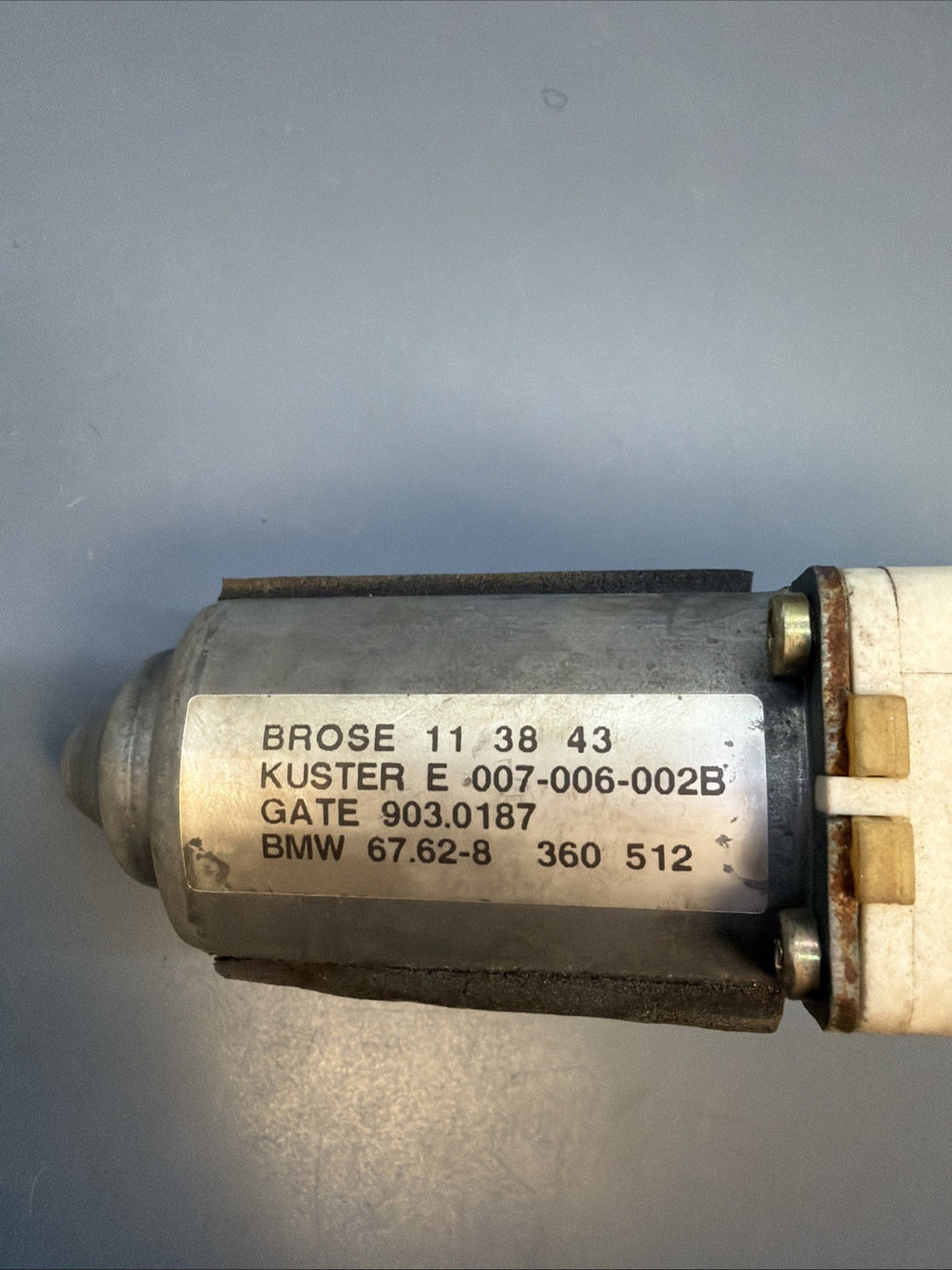 BMW E39 M5 540i 530i 525i PASSENGER FRONT WINDOW REGULATOR MOTOR 8360512
