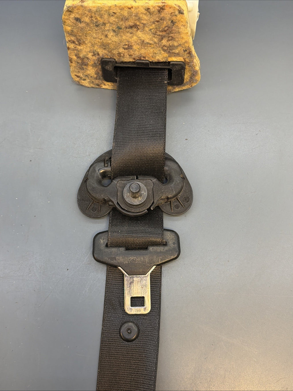 BMW E92 COUPE 328 335 M3 Driver Side Front Left LH Seatbelt Retractor 34023561B