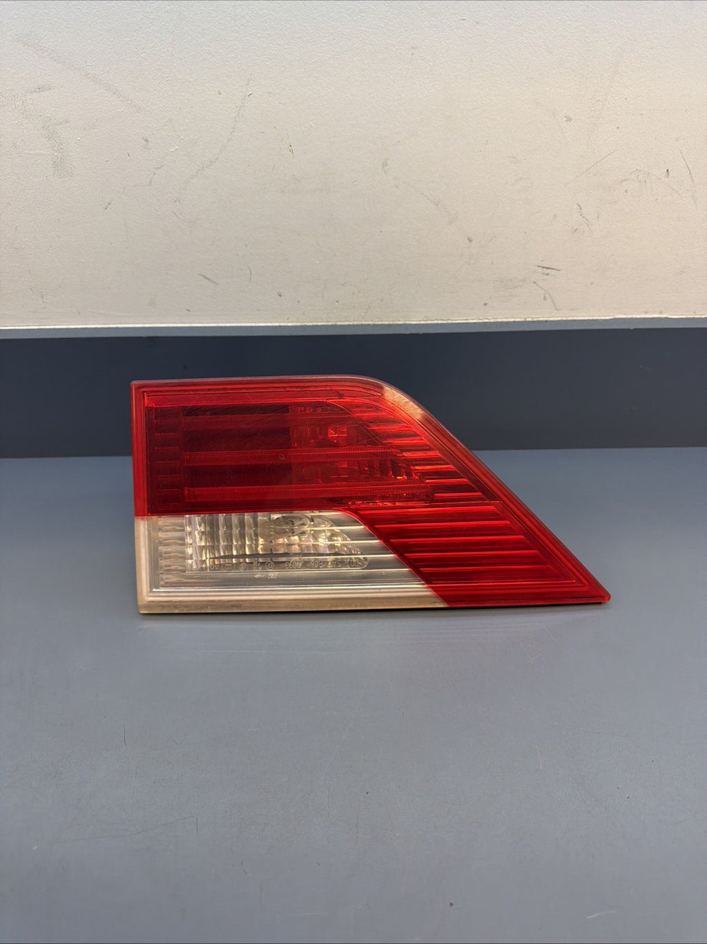2007-2010 BMW X3 Right Passenger Side Inner Taillight OEM 7162214