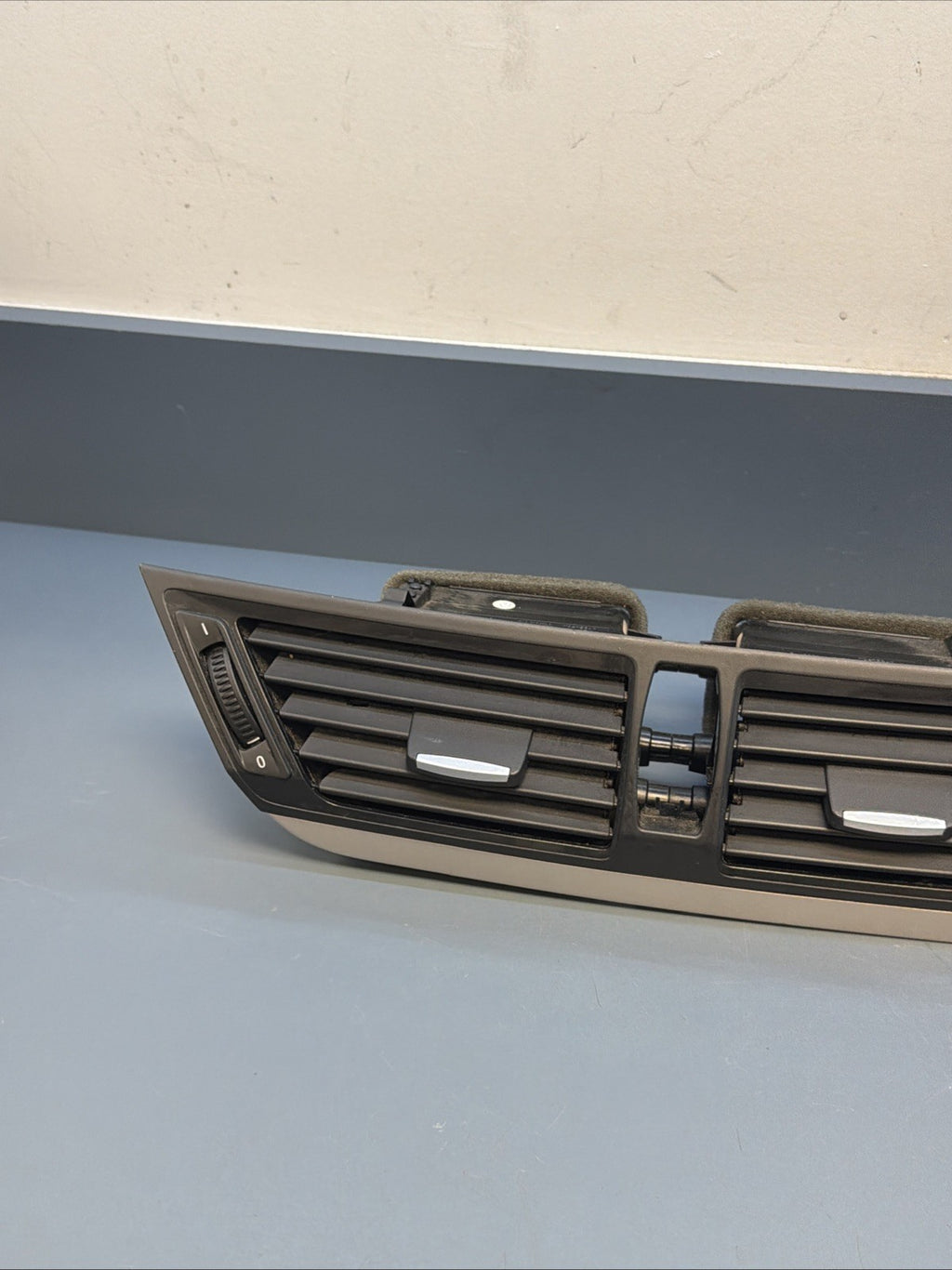 12-15 BMW X1 E84 DASHBOARD PANEL & AC AIR VENT GRILLE TRIM SILVER 9258354