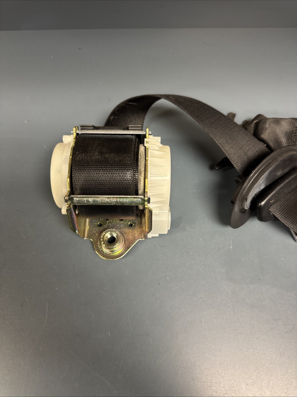 2006-2011 BMW 328i 335i E90 Left Front Seat Belt 72119117219 OEM Used