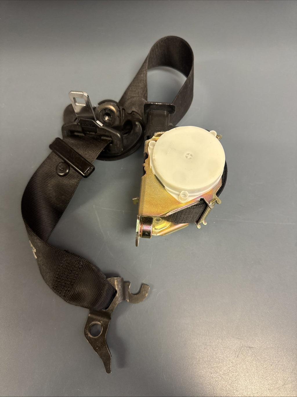 BMW E90 E91 3 Series Front Right Passenger Seatbelt Retractor Black OEM 33052212