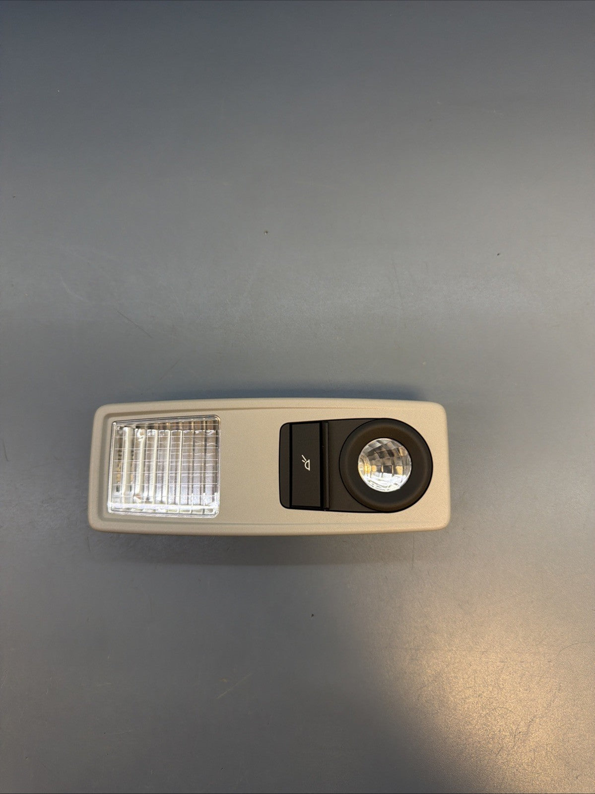 BMW 11-19 F25 X3 LEFT REAR DRIVER SIDE INTERIOR READING LIGHT GRAY OEM 9215623