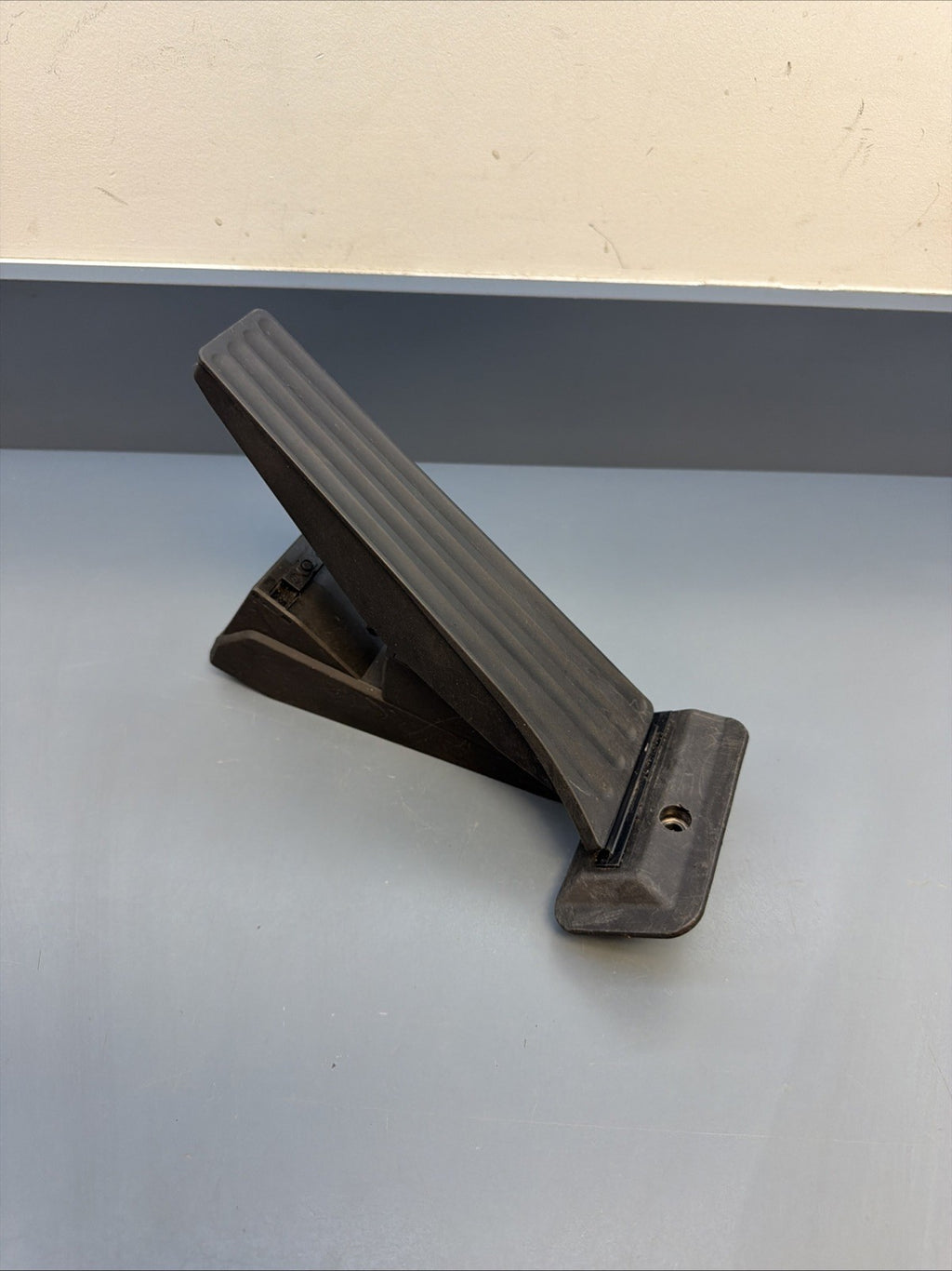 10-17 BMW 528 535 550 640 650 740 750 THROTTLE ACCELERATION GAS PEDAL 6858574