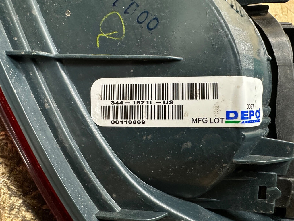 BMW F30 2012-2015 REAR LEFT DRIVER SIDE TAIL IGHT OEM 3441921L