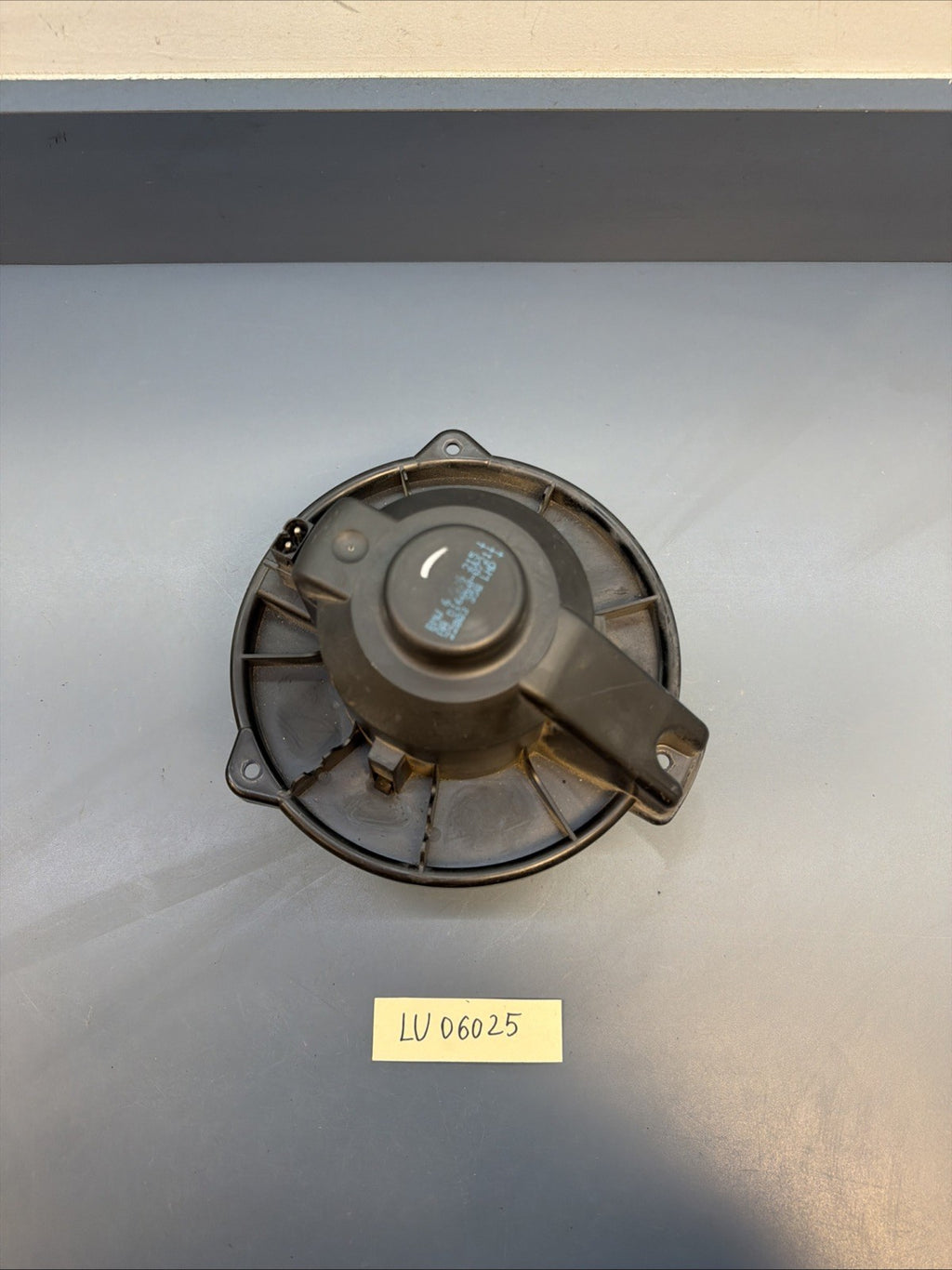 BMW Z4 Series E85 E86 Heater Fan Blower Unit Motor Fan 6926239