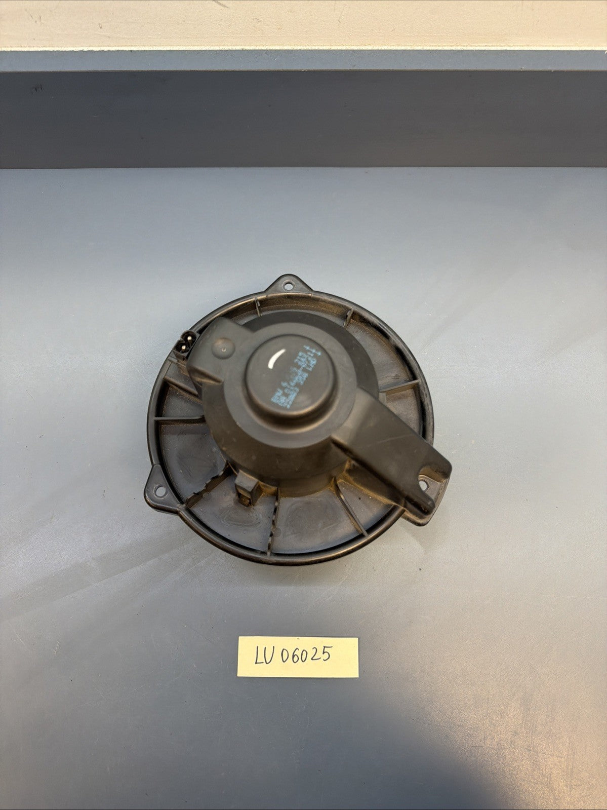 BMW Z4 Series E85 E86 Heater Fan Blower Unit Motor Fan 6926239