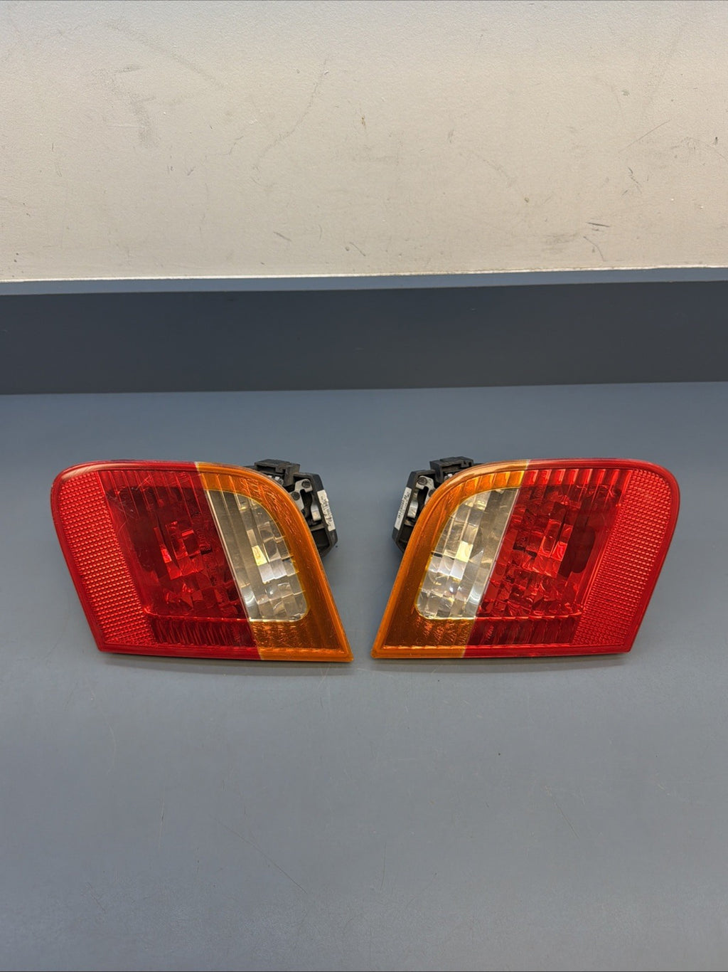 02-05 BMW 3 Series Left / Right Side Inner Tail Lights OEM 6907945 / 6907946