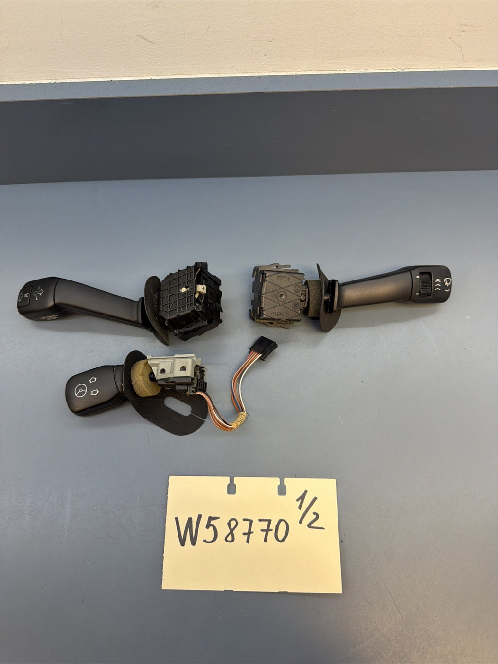 1997-2000 BMW E39 TURN SIGNAL WIPER CRUISE CONTROL SWITCH OEM 8352013 8352172