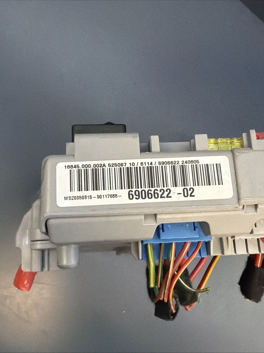 2006-2008 BMW 330i E90 Power Distribution Fuse Relay Box 6906622 61146906622