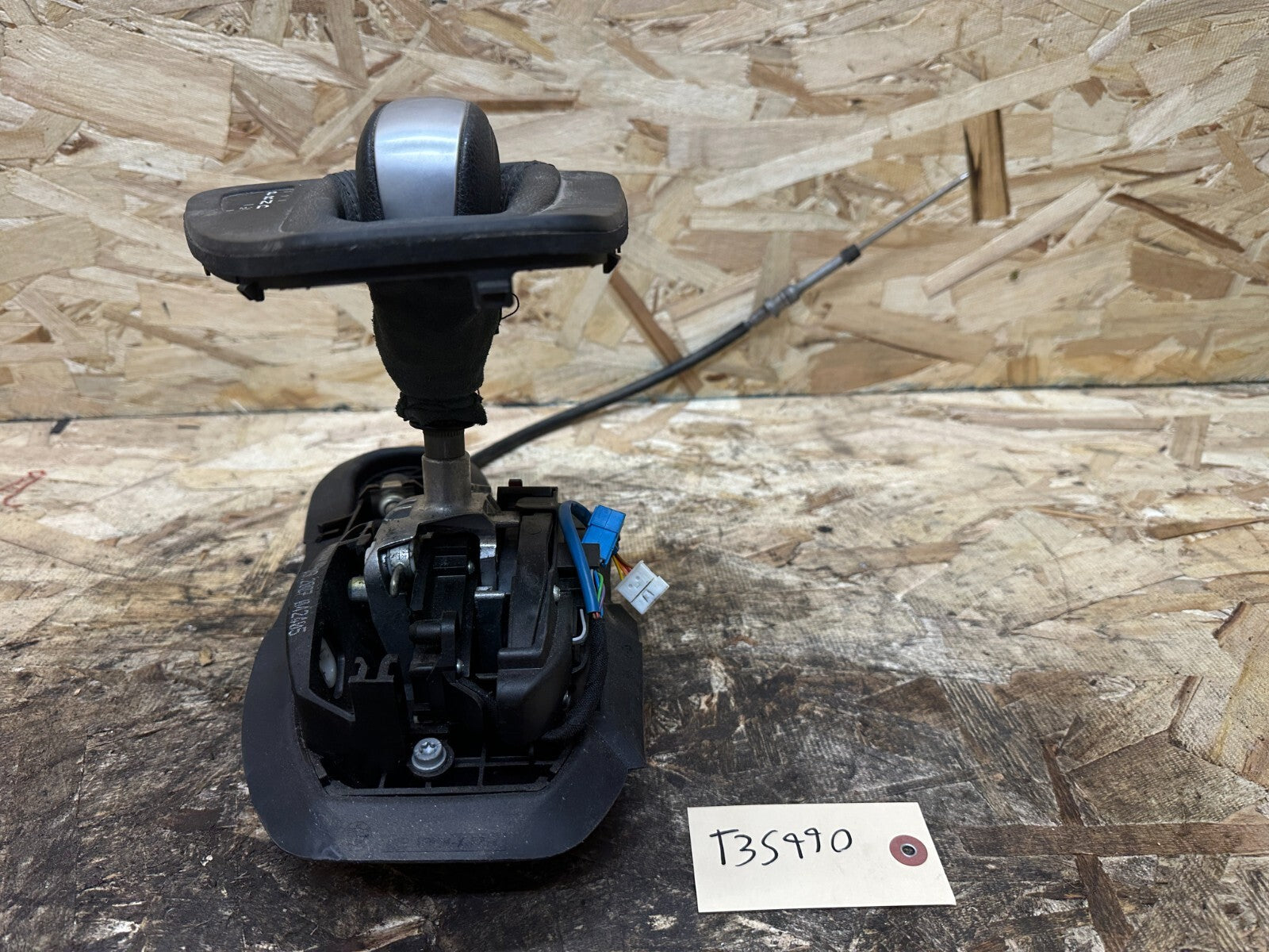 BMW 2006-2012 E90 3 SERIES AUTOMATIC TRANSMISSION SHIFTER COMPLETE OEM 7563655