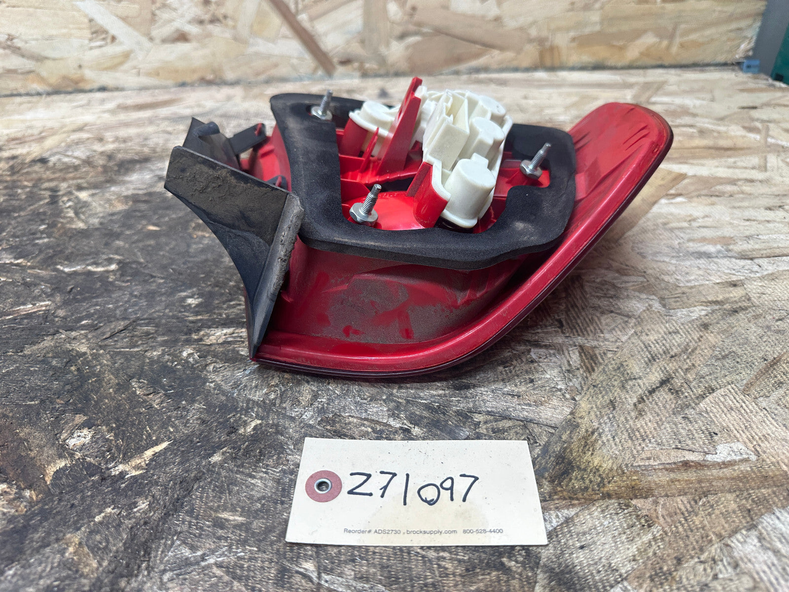 BMW 04-08 E90 3 SERIES OUTER FENDER TAIL LIGHT SET 2PC OEM 7161955+7161956
