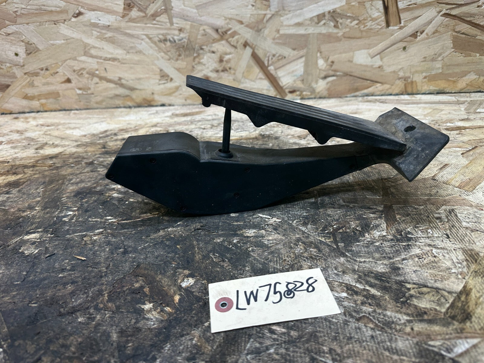 BMW 2005-2012 E90 3 SERIES THROTTLE ACCELERATOR GAS PEDAL OEM 6772645