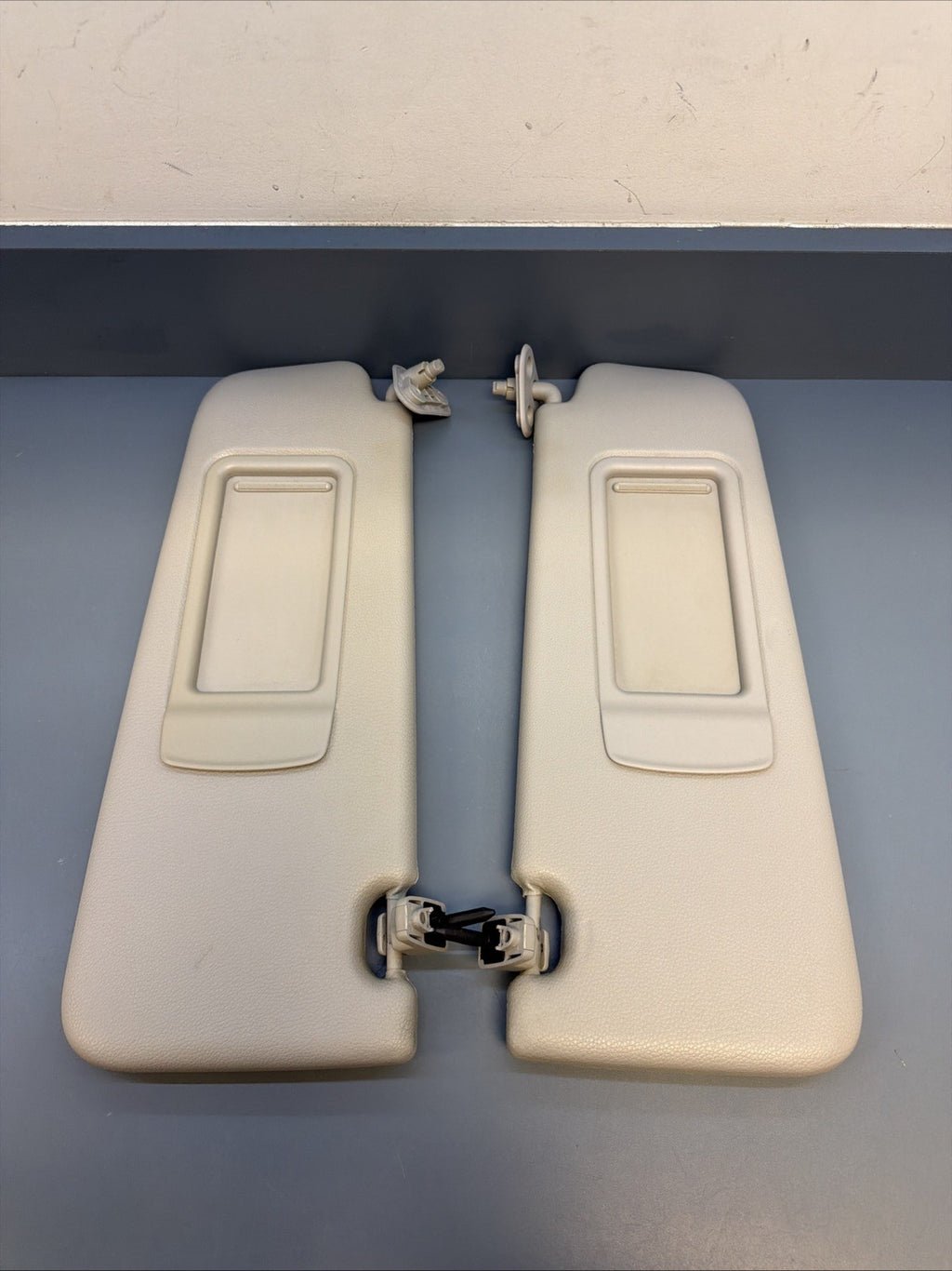 2012-2015 BMW X1 E84 Sun Visor Pair Left & Right Set OEM GRAY 7252055 7252056