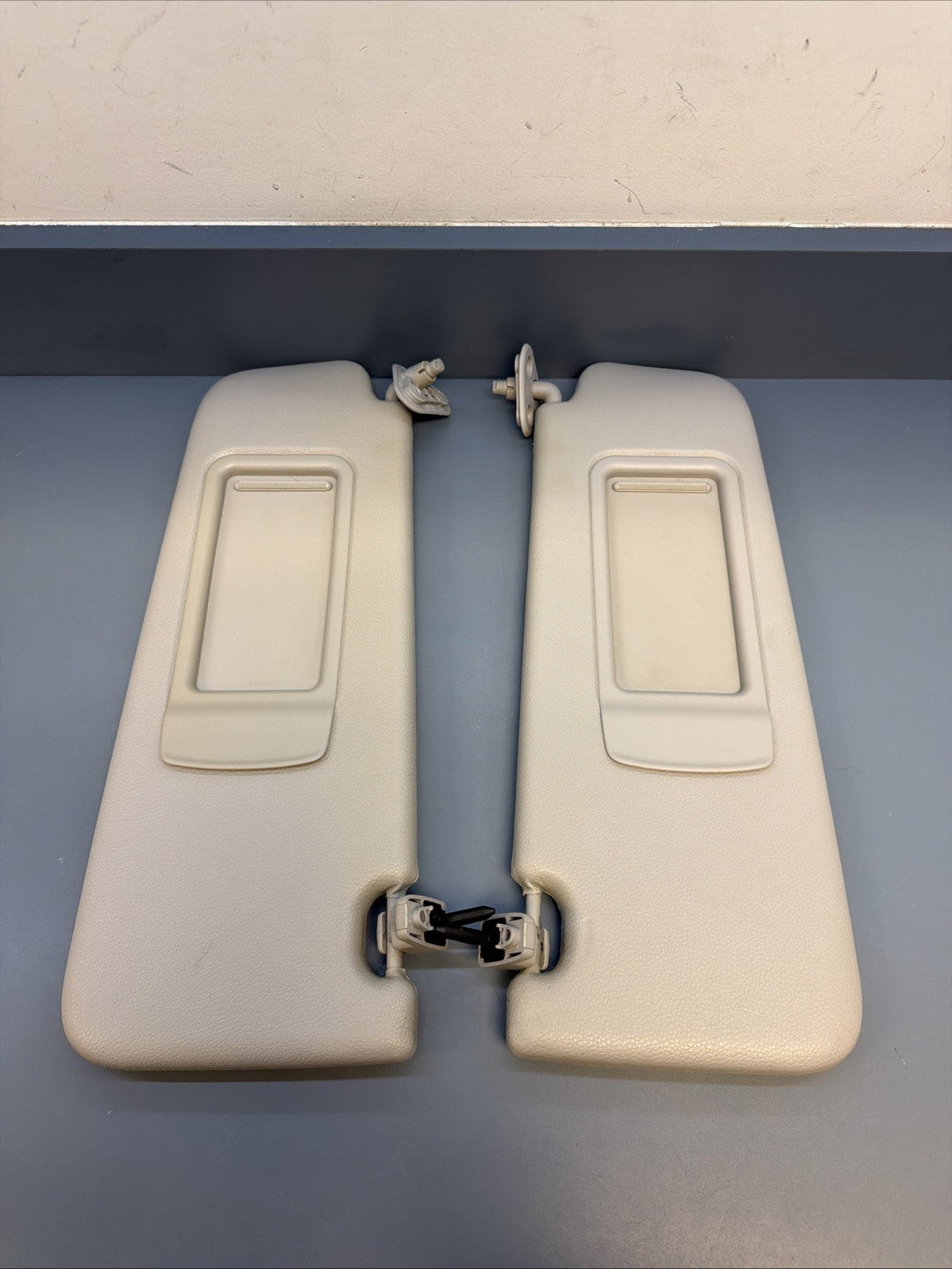 2012-2015 BMW X1 E84 Sun Visor Pair Left & Right Set OEM GRAY 7252055 7252056