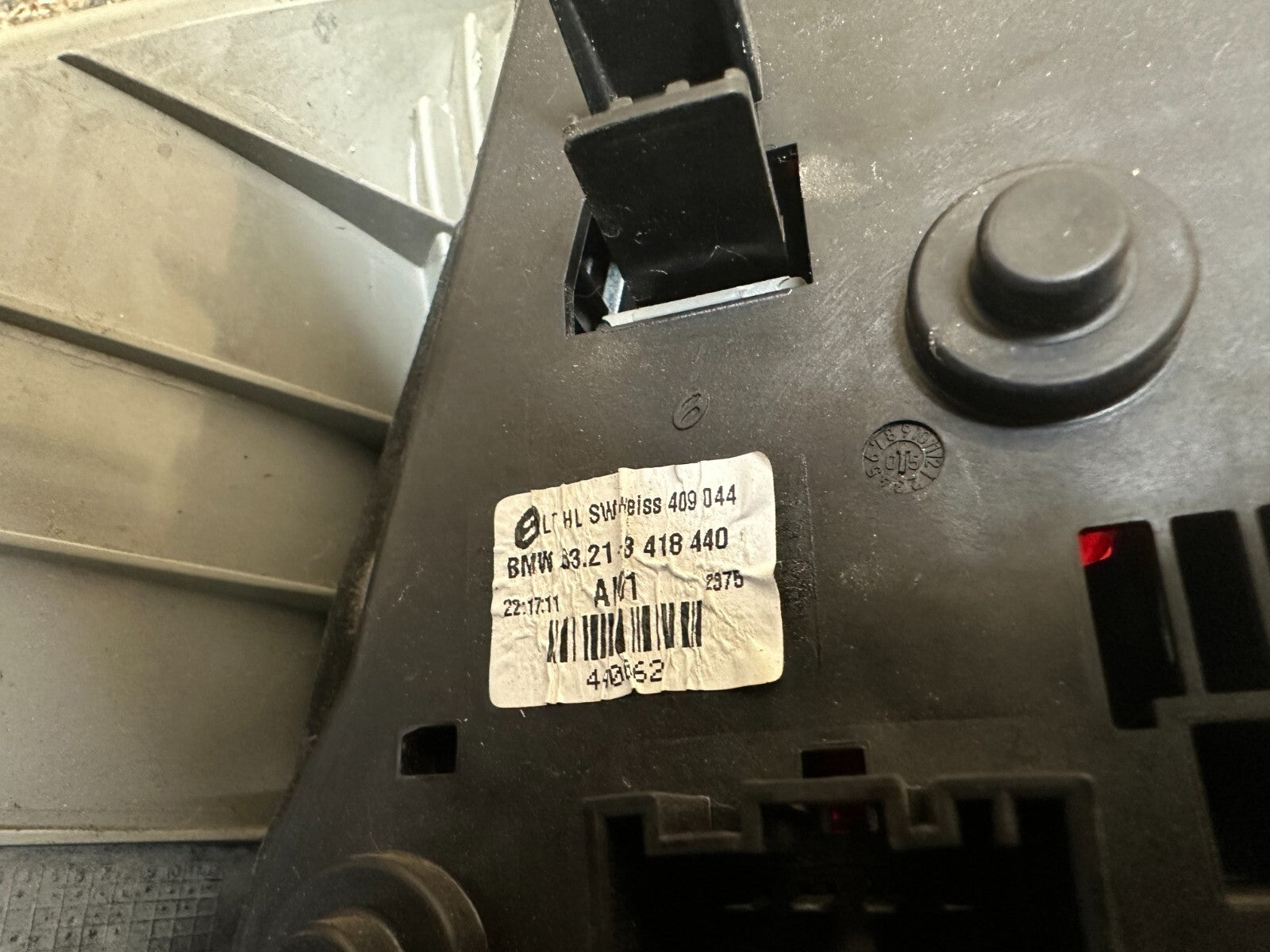 BMW 03-06 E83 X3 OUTER REAR TAIL BRAKE LEFT AND RIGHT SET OEM 3418439+3418440