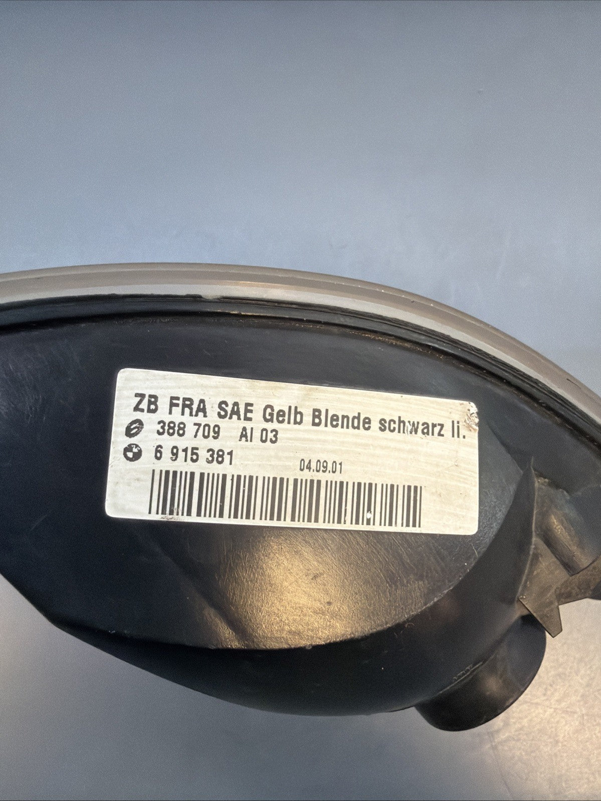 2001-2005 BMW 3 SERIES E46 HEADLIGHT LEFT TURN INDICATOR 388709 6915381 CRACKED