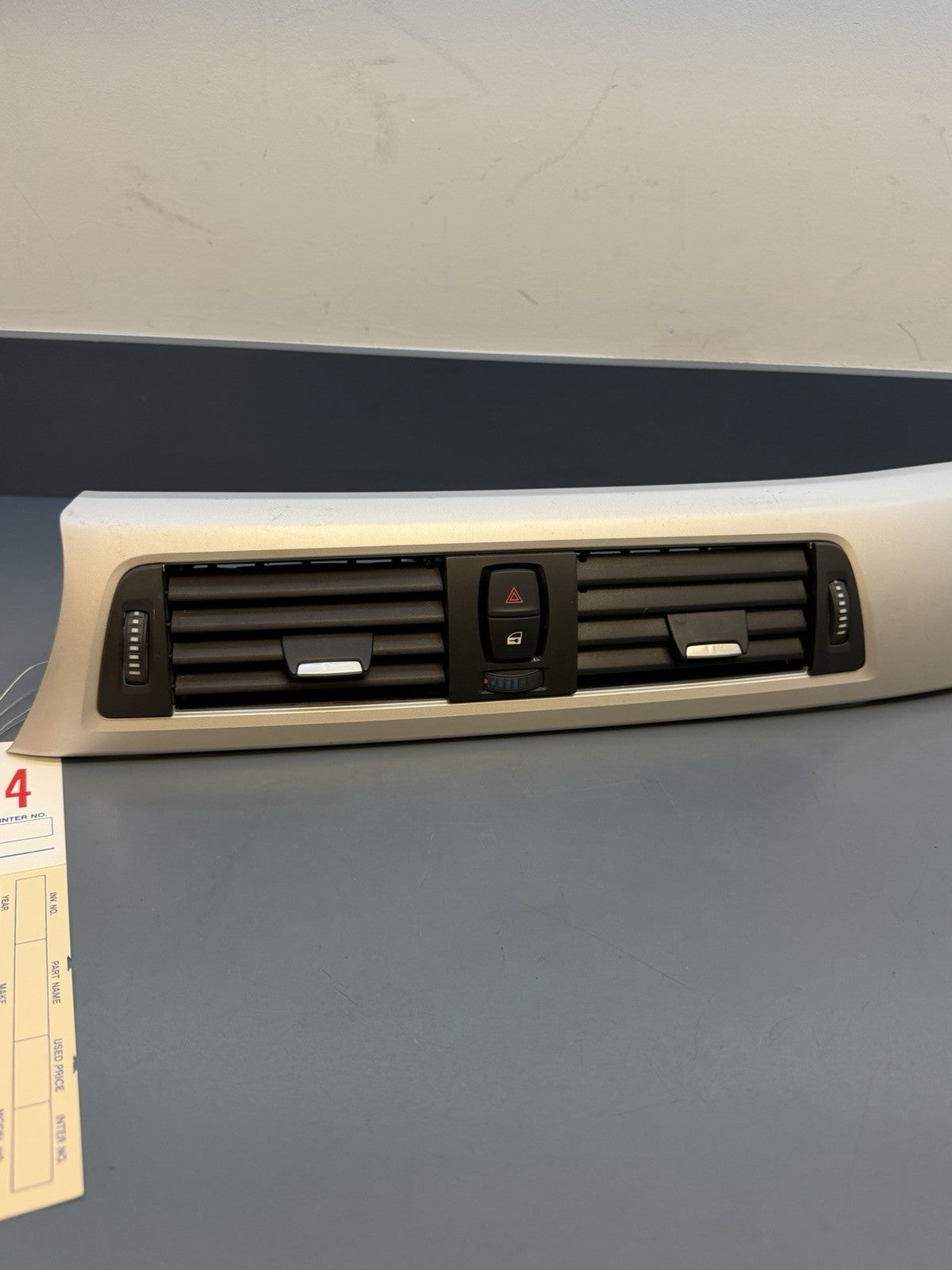 BMW F30 F31 F32 F33 F36 Center Dash Trim w/ Dual Air Vent OEM 9218552 9231206