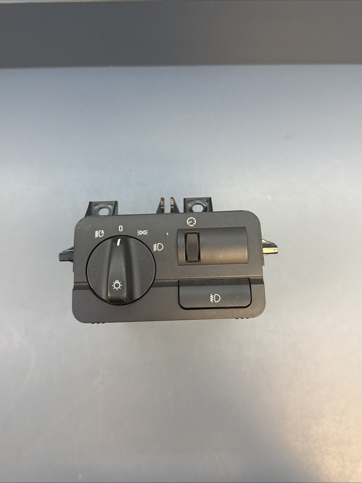 2001-05 BMW E46 325 330 M3 HEADLIGHT FOG LAMP CONTROL MODULE 6936828