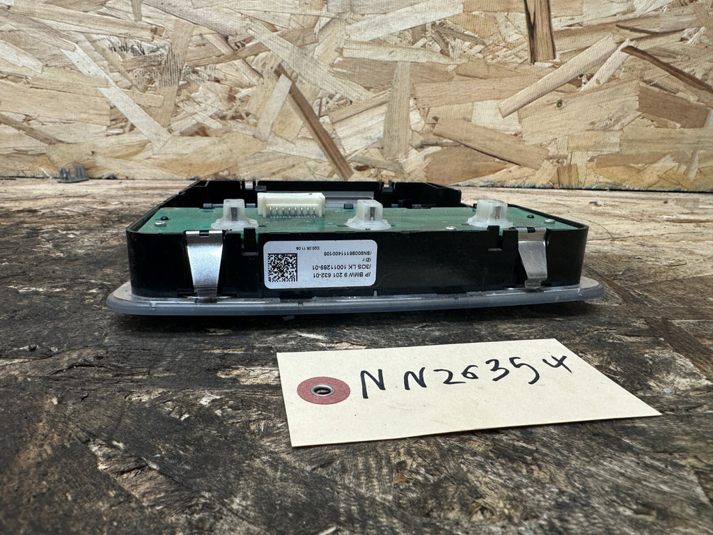 BMW 2006-2012 E90 REAR OVERHEAD DOME LIGHT ASSEMBLY GRAY OEM 9201632