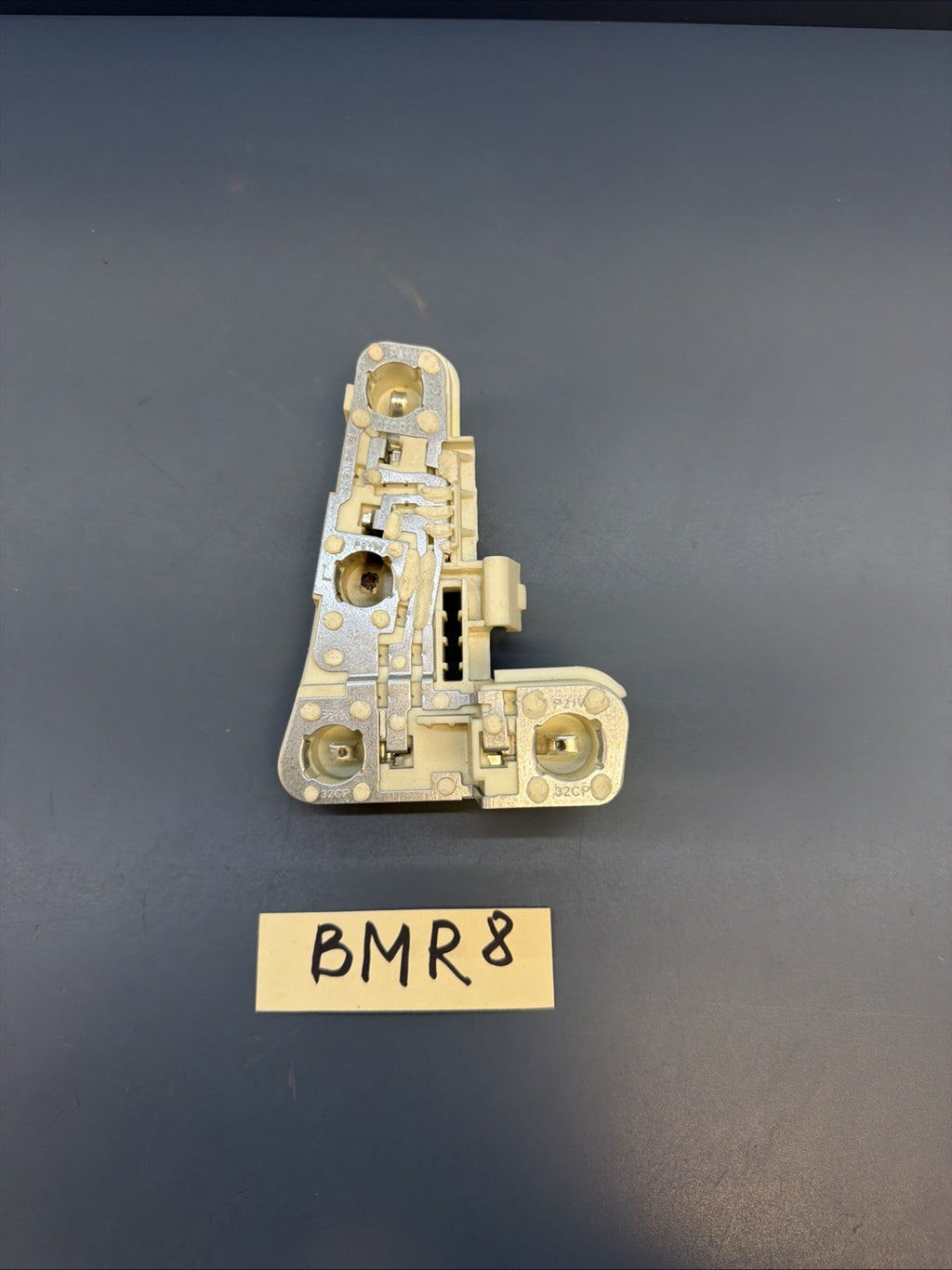 BMW 06-08 E90 PRE LCI LEFT/DRVER SIDE TAILLIGHT BULB HOLDER OEM 6937473