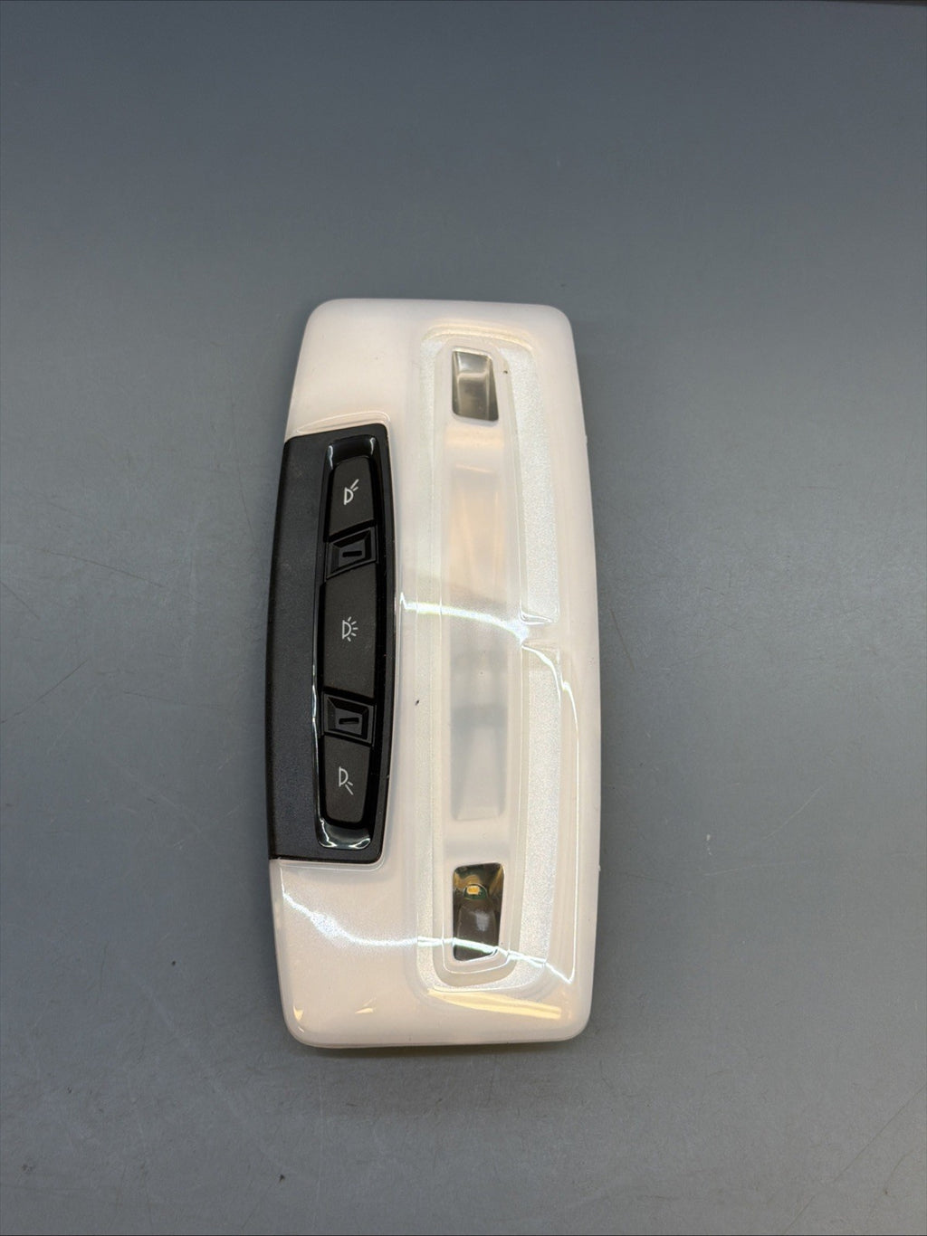 2018 - 2023 BMW X2 F39 REAR INTERIOR ROOF DOME LIGHT LAMP OEM 4598301
