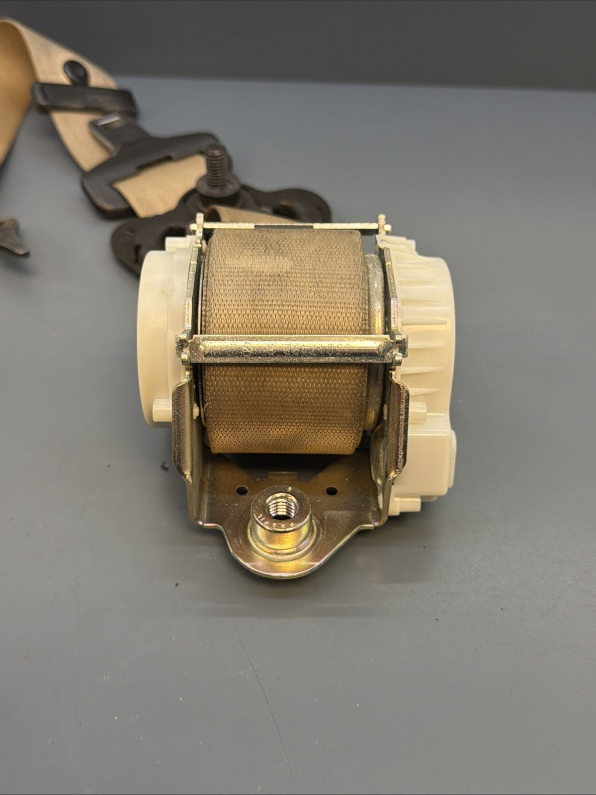 07-11 BMW E90 328 335 Front Driver Seat Belt Retractor 33059848 OEM BEIGE