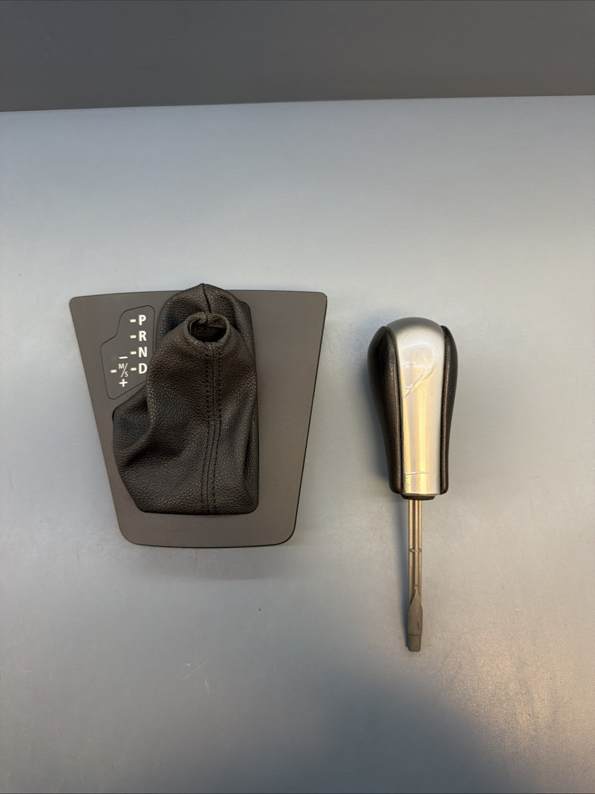 07-10 BMW X3 E83 GEAR SHIFTER KNOB TRIM COVER BOOT BLACK 354882 OEM