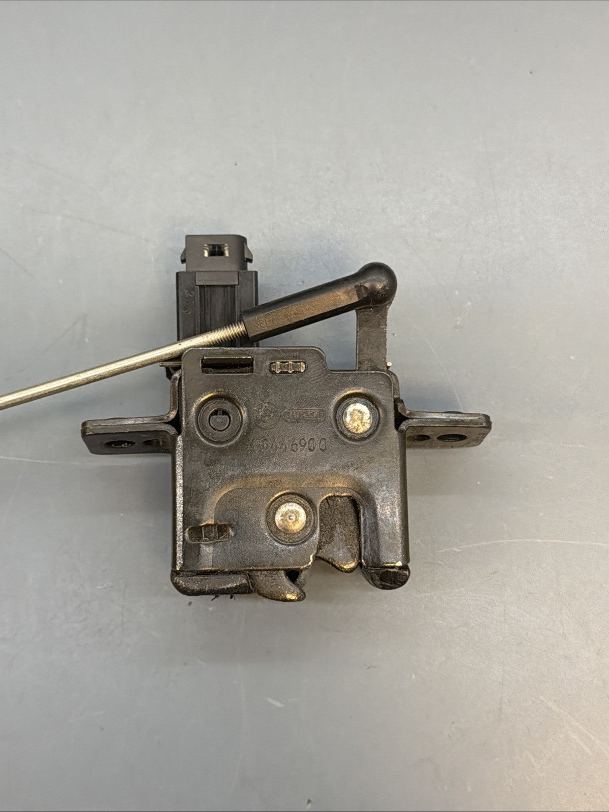 BMW E34 E36 REAR TRUNK LID LOCK LATCH ACTUATOR 19446900 OEM