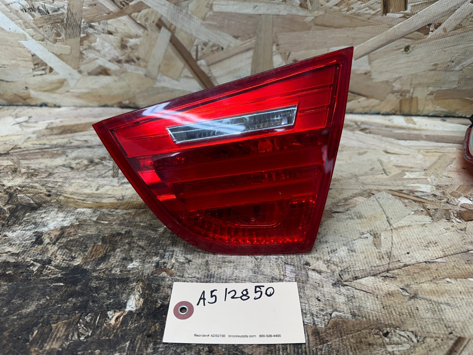 BMW 09-12 E90 LCI RIGHT/PASSANGER SIDE TAIL LIGHT SET OF 2 OEM 7289430/7154156