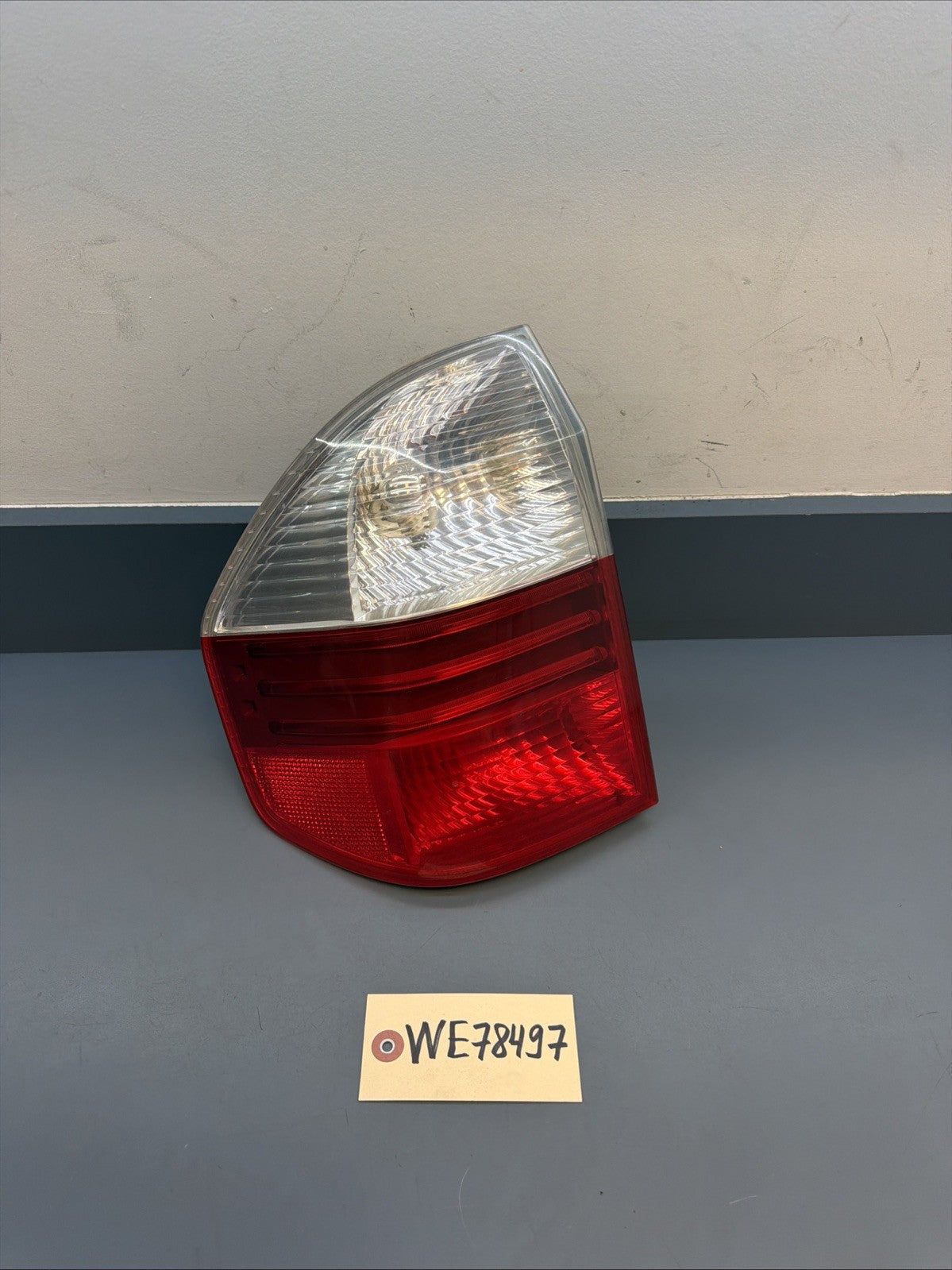 2007-2010 BMW X3 LEFT DRIVER SIDE OUTER TAILLIGHT LAMP ASSEMBLY OEM 7162211