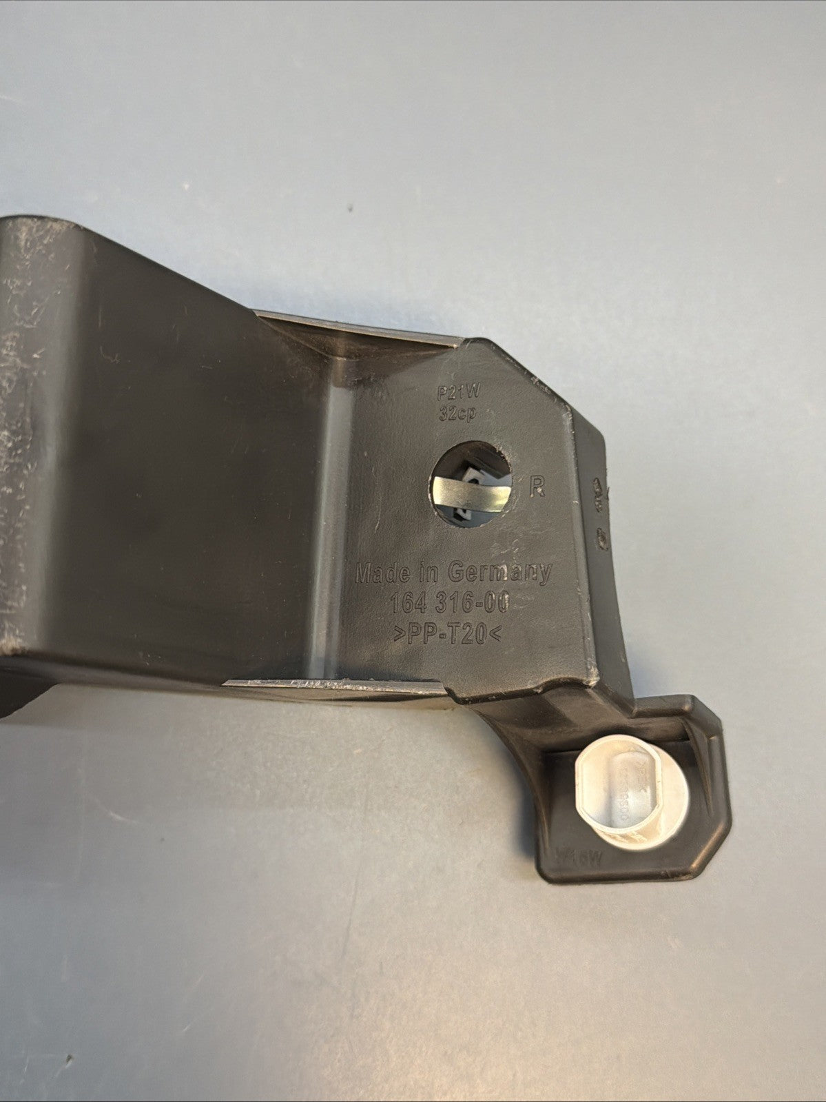 For BMW E60 528i 535i Genuine Right Bulb Carrier Taillight 63 21 7 177 702