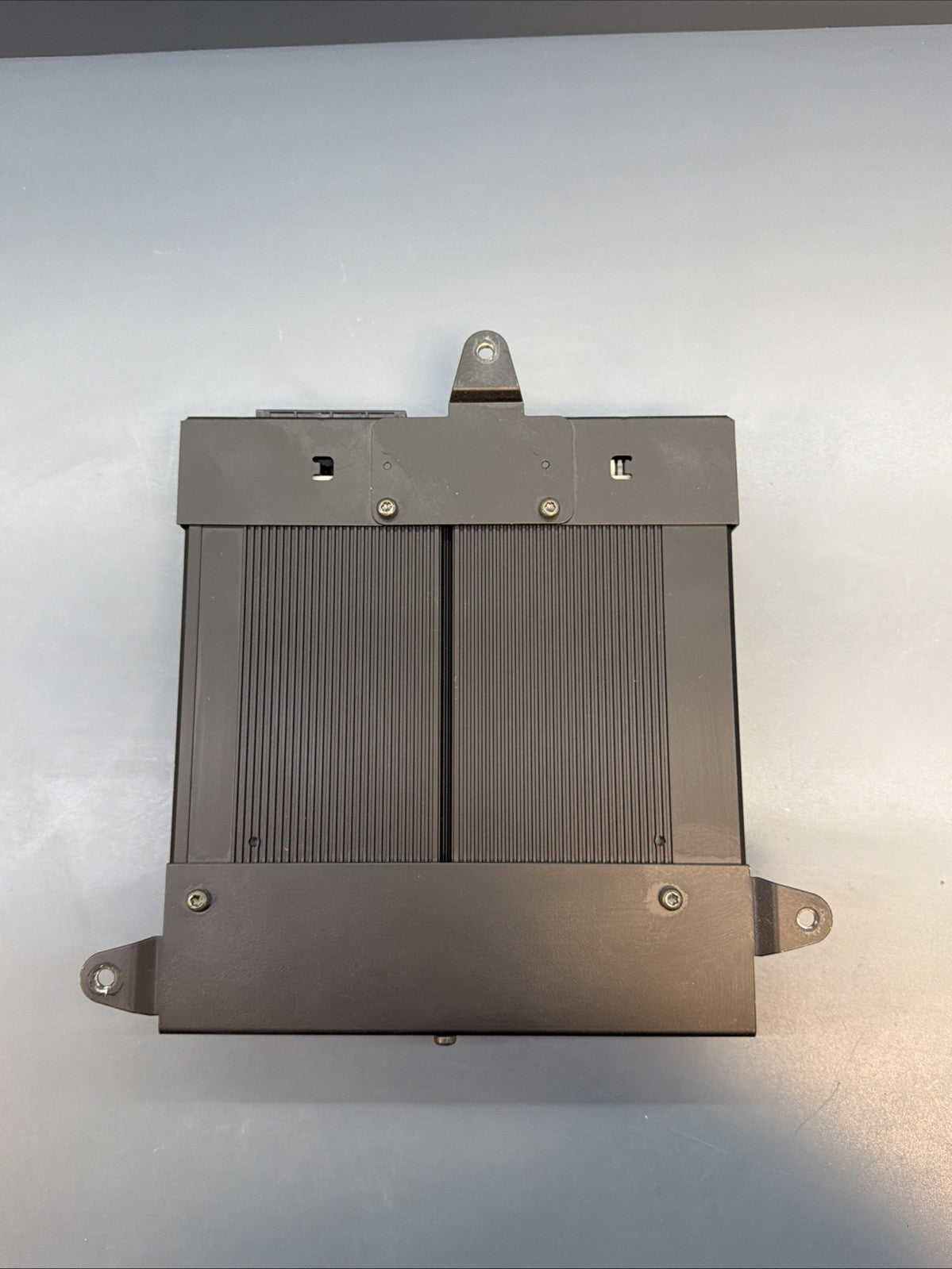2000 01 02 03 04 2005 BMW 330i RADIO AUDIO AMPLIFIER HARMAN KARDON OEM 6920996