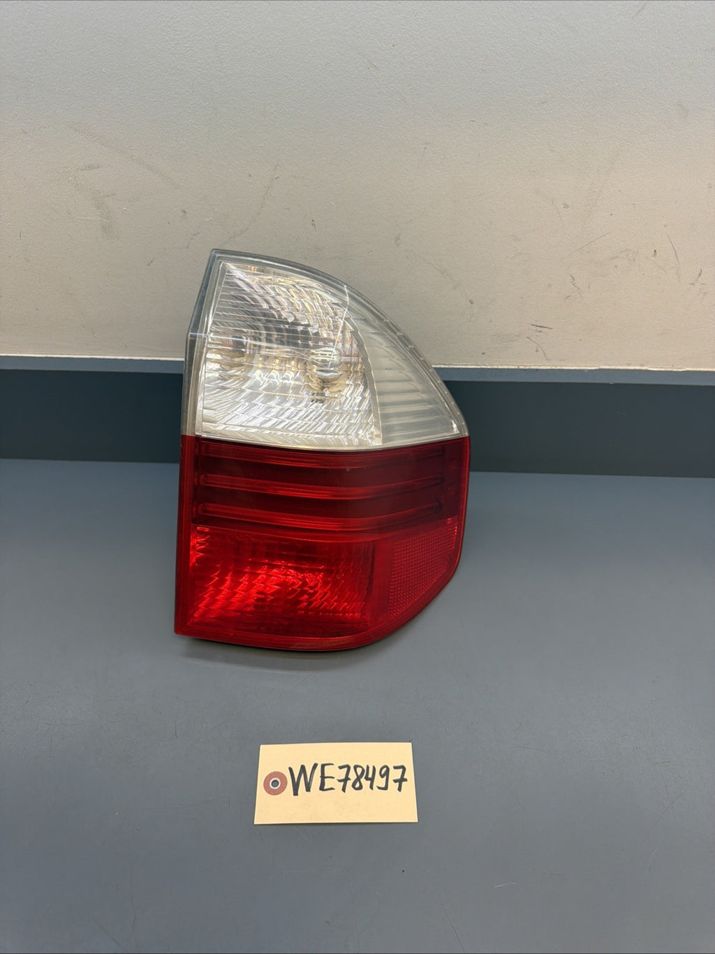 2007-2010 BMW E83 X3 Right Passenger Side Rear Outer Halogen Light OEM 7162212