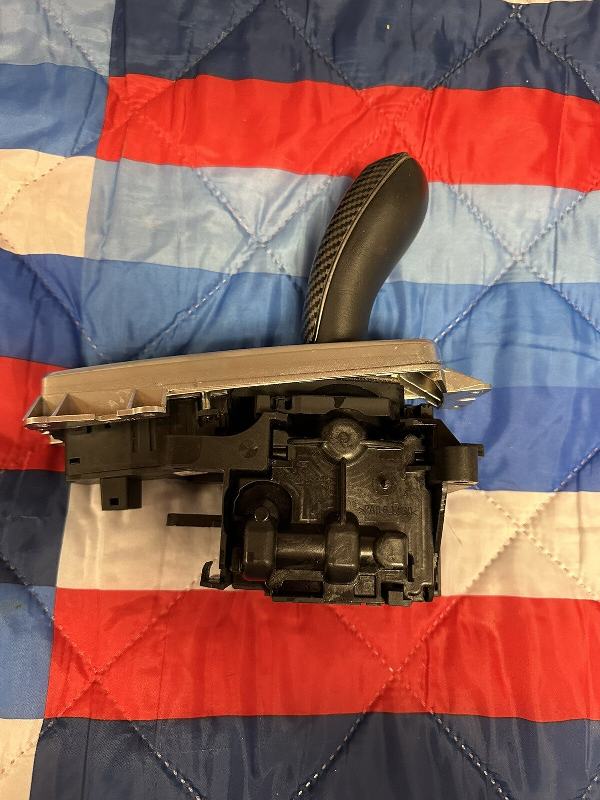 12-16 BMW 5 SERIES CENTER CONSOLE AUTOMATIC GEAR SHIFTER ASSY OEM 10099676-00