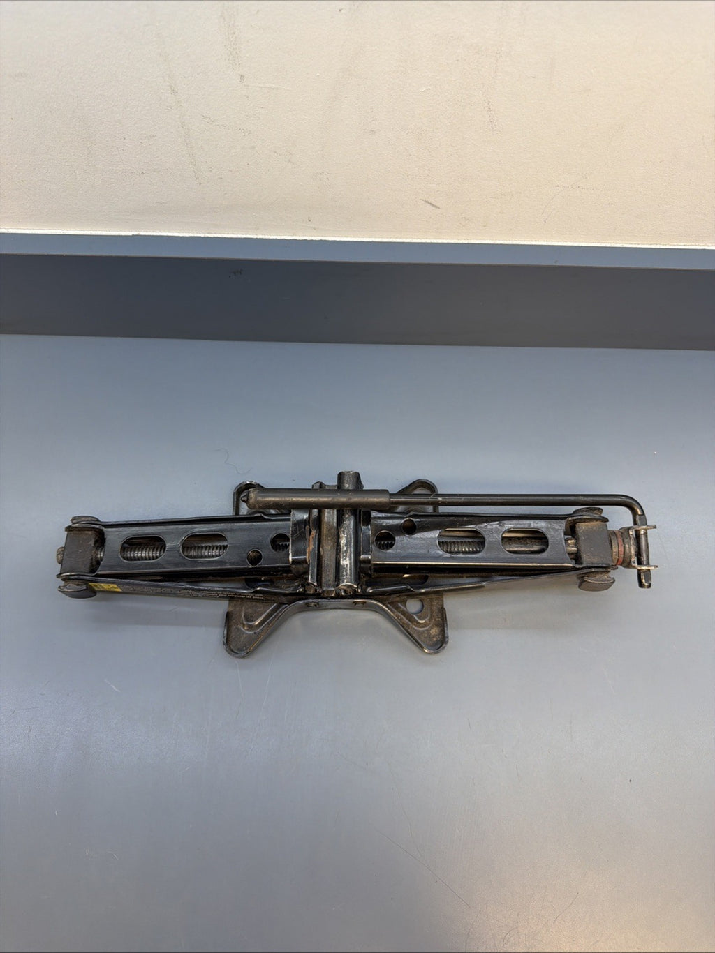 GM Spare Scissor Jack OEM 22671682 CAVILER MALIBU GRAND AM 22671682