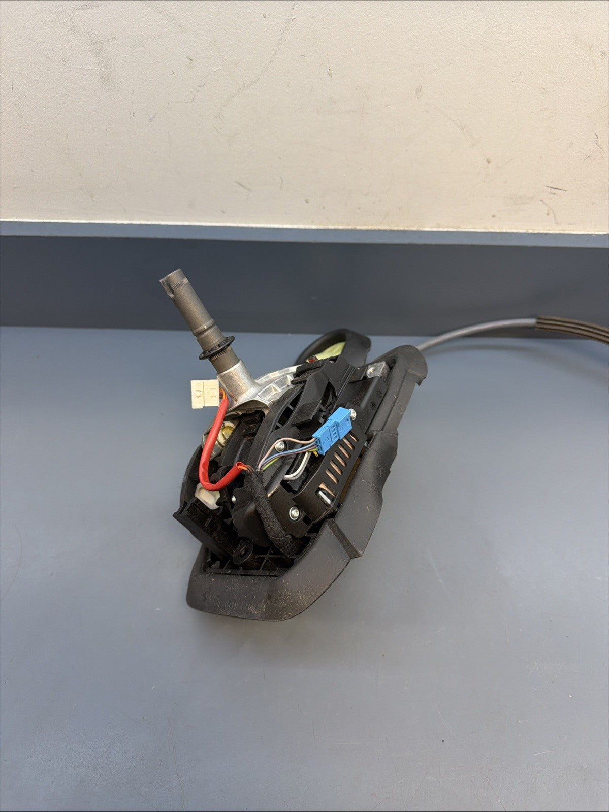 2007-2013 BMW 328i E90 GENUINE AUTOMATIC TRANSMISSION GEAR SHIFTER OEM 7603765