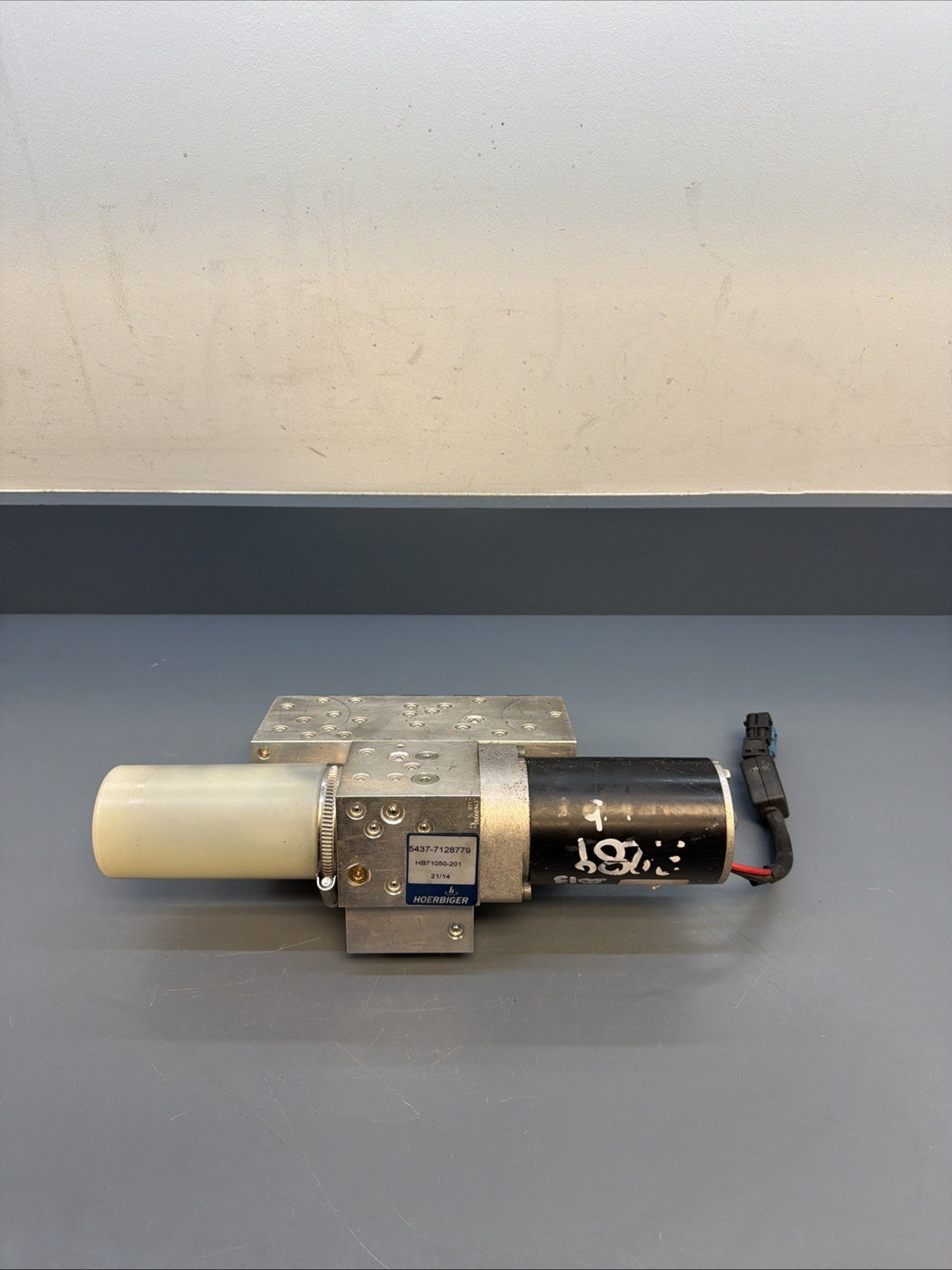 07-13 OEM BMW E93 M3 335 Convertible Hardtop Roof Pump Hydraulic Motor 7128779