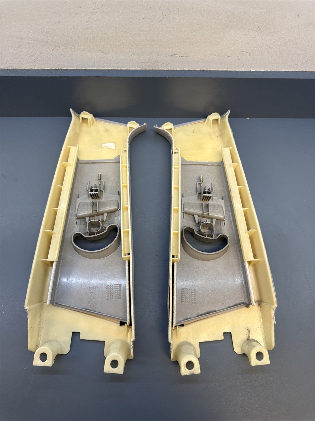 BMW E46 3-series Sedan Right & Left Column B Pillar Cover 8220242 8220241 GREY
