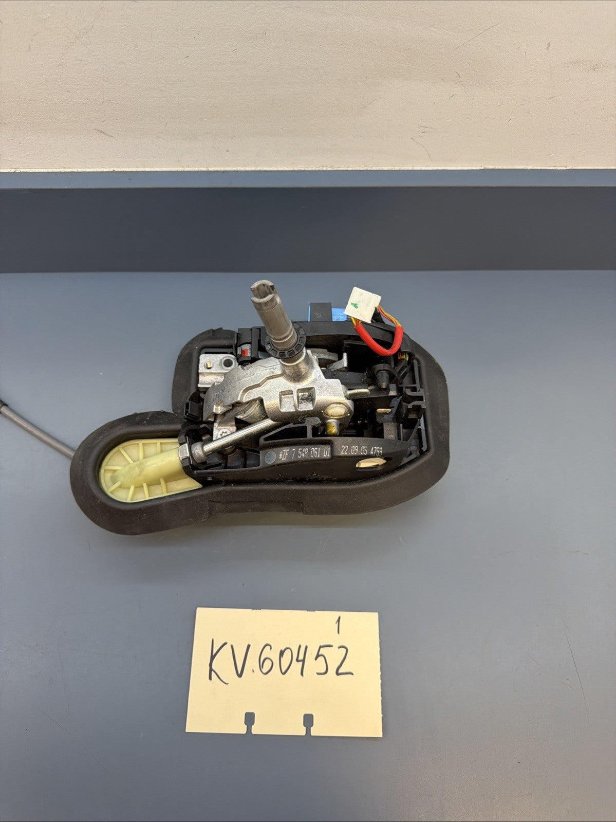 06-11 BMW E90 E91 325i XI 330i Automatic Transmission Gear Shifter 7548061