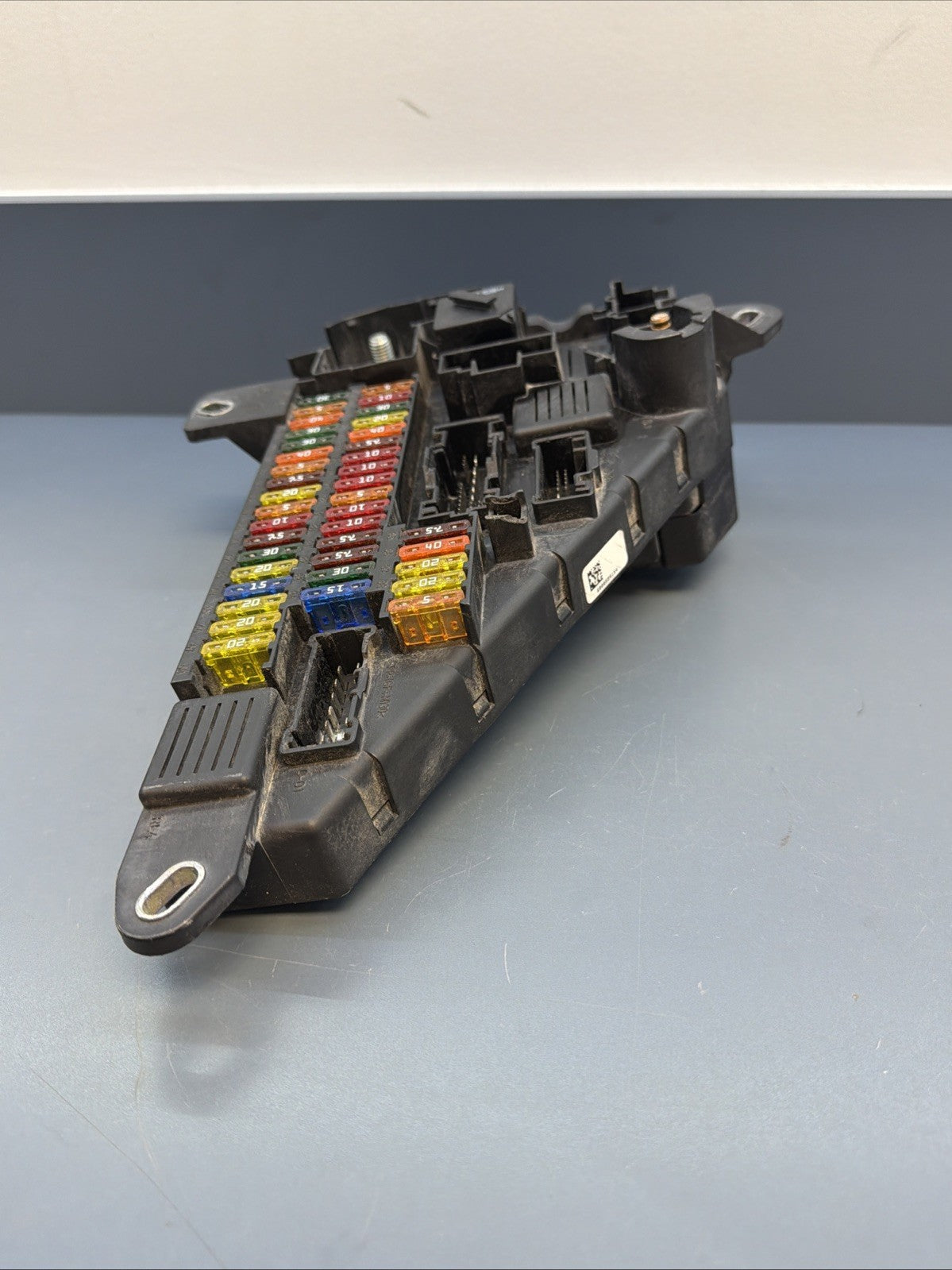04-10 BMW E60 E63 E64 M5 M6 REAR POWER DISTRIBUTION RELAY FUSE BOX 6906619