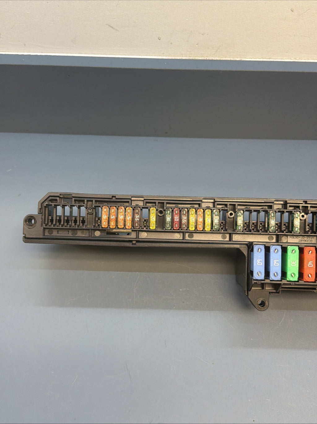 06-10 BMW M6 E64 E63 Fuse Relay Box Junction Distribution Dash 6957330 OEM
