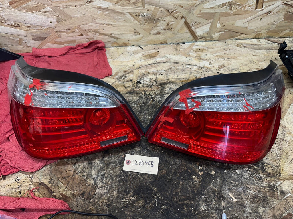 BMW 2008/2010 E60 LCI REAR TAIL LIGHT SET OEM BMW 7180516 AND 7180515